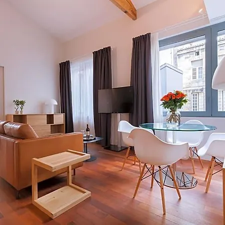 Loft Luxe Hyper Centre: Terrasse/piscine/ Salle De Sport Bed & Breakfast