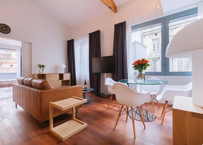 Bed and Breakfast Loft Luxe Hyper Centre: Terrasse/piscine/ Salle De Sport